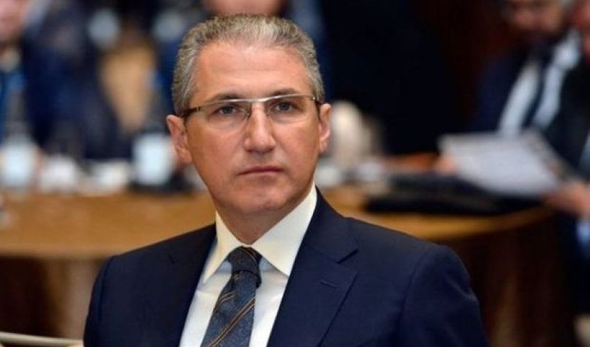 Yeni nazir bu vəzifəsindən getdi