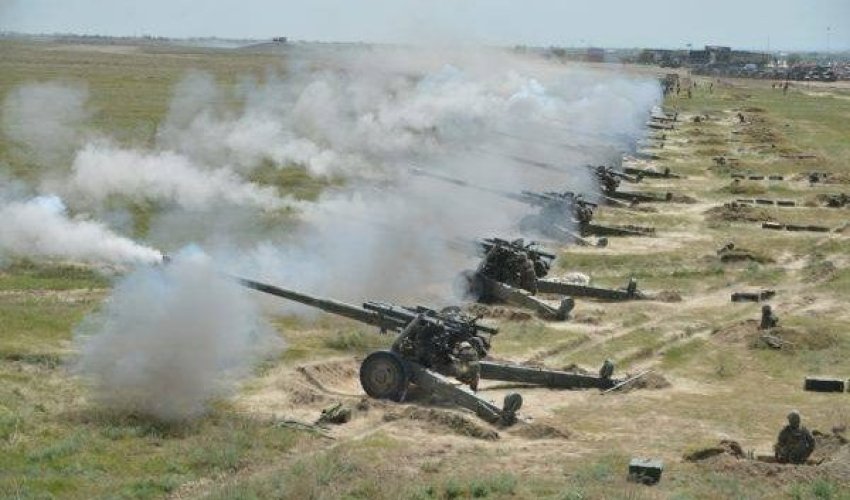 Nazarbayev ordunu ayağa qaldırdı - FOTOLAR