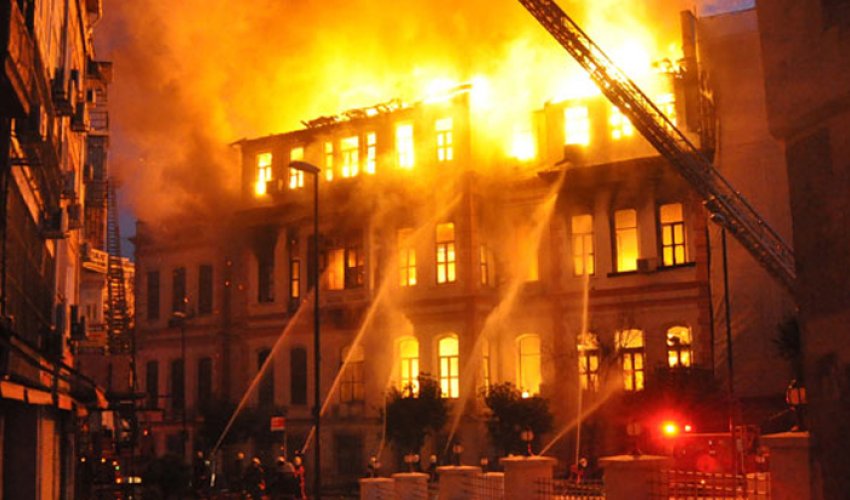 В Хачмазе сгорела школа