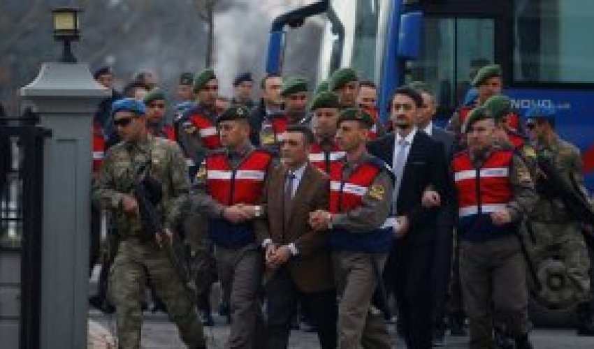 Türkiyədə 104 hərbçi ömürlük həbs olundu