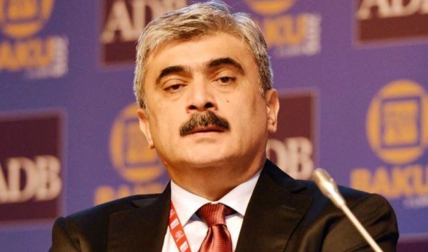 Samir Şərifov iclası yarımçıq tərk etdi Samir Şərifov iclası yarımçıq tərk etdi