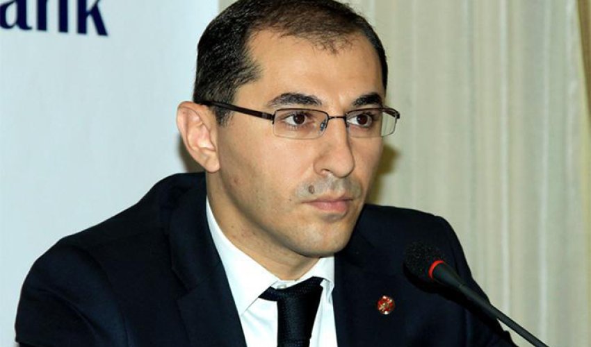 Erməni nazir Azərbaycan qızıllarını oğurlayır Erməni nazir Azərbaycan qızıllarını oğurlayır