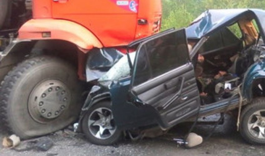 Bakıda dəhşətli yol qəzası: bir ailənin 3 üzvü ölüb