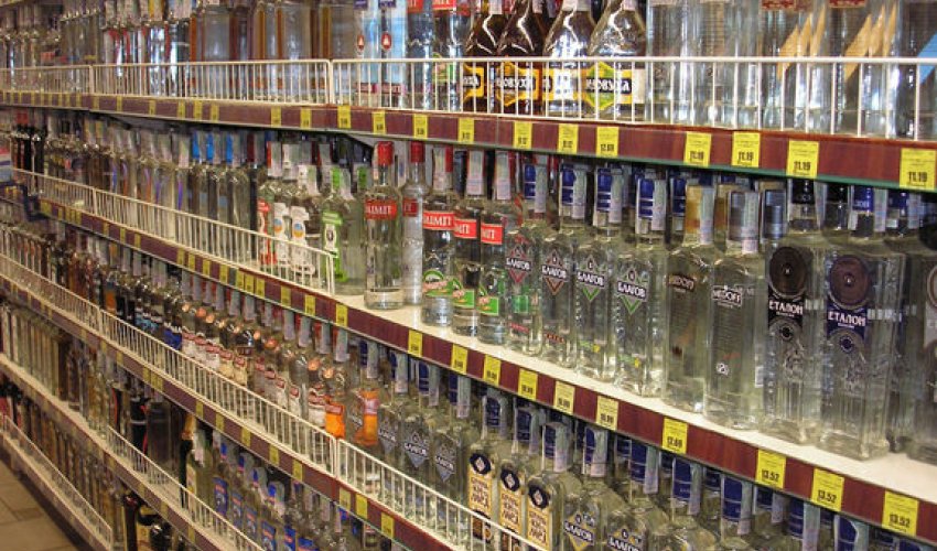 Spirtli içkilər bahalaşacaq Spirtli içkilər bahalaşacaq