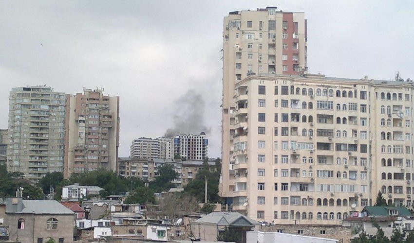 Пожар в жилой новостройке в Баку Пожар в жилой новостройке в Баку