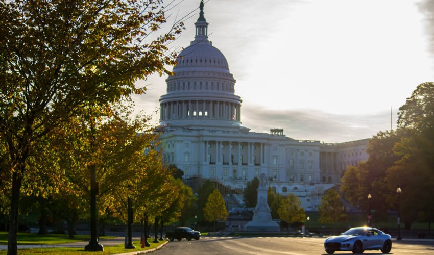 Mayk Pompeo Ermənistan prezidenti ilə görüşüb