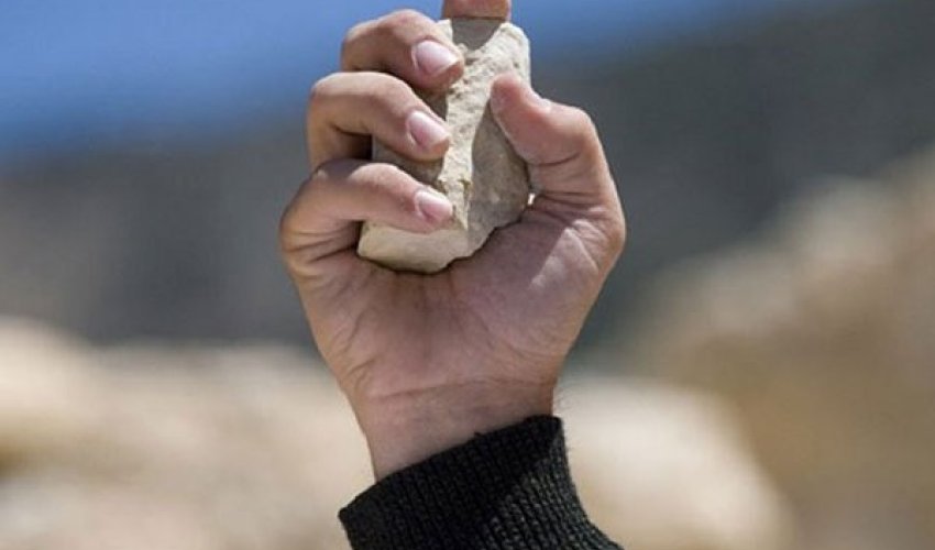 Sumqayıtda dava — Polis rəisini daşla gicgahından yaraladılar