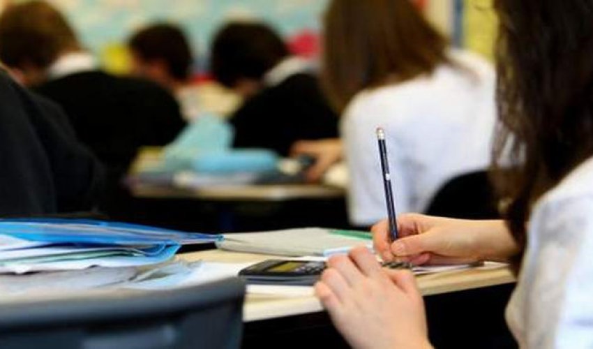 Dövlət qulluğuna qəbul üçün müsahibə keçirilir