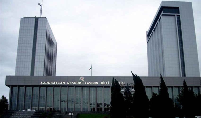 Elmi ad almış deputatlar - Kim hansı sahənin alimidir? + SİYAHI