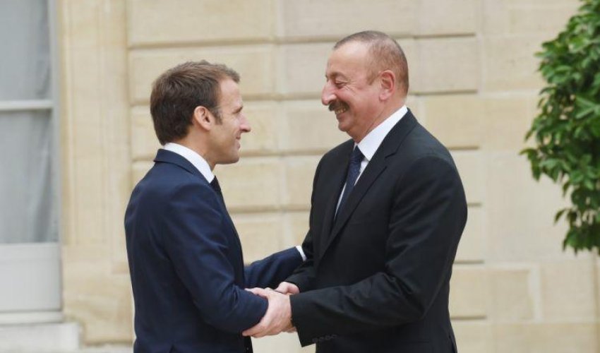 İlham Əliyev Makronla görüşdü
