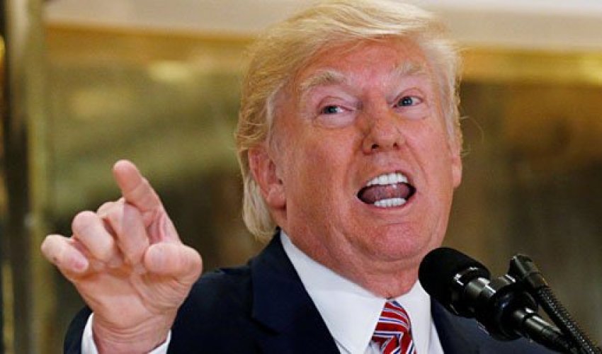 Tramp jurnalisti mətbuat konfransından qovdu