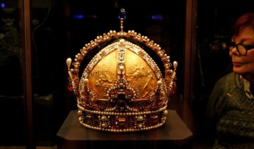 В Швеции похищена королевская корона