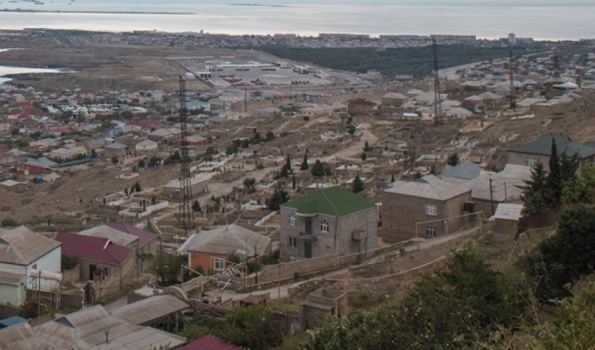 Millət vəkili sənədsiz evlərdən danışdı Millət vəkili sənədsiz evlərdən danışdı
