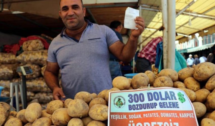 Dünyanı heyran qoyan fotolar: Türklər dollara qarşı belə müharibə aparır – Fotolar Dünyanı heyran qoyan fotolar: Türklər dollara qarşı belə müharibə aparır – Fotolar