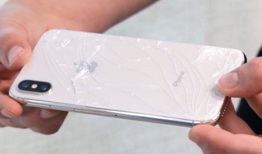Türklər öz “iPhone” telefonlarını sındırır və yandırırlar - VİDEO Türklər öz “iPhone” telefonlarını sındırır və yandırırlar - VİDEO