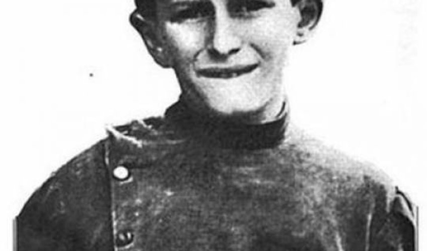 Tarixin ən ağıllı insanı niyə dilənçi kimi öldü?