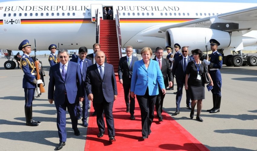 Angela Merkel Azərbaycana gəldi Angela Merkel Azərbaycana gəldi