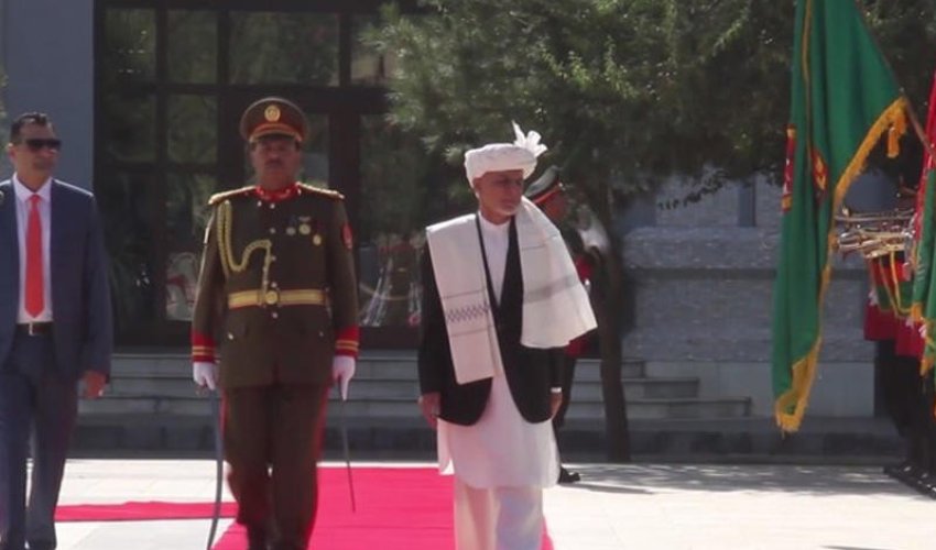 Əfqanıstanda prezidentə sui-qəsd cəhdi kameralara düşdü - VİDEO