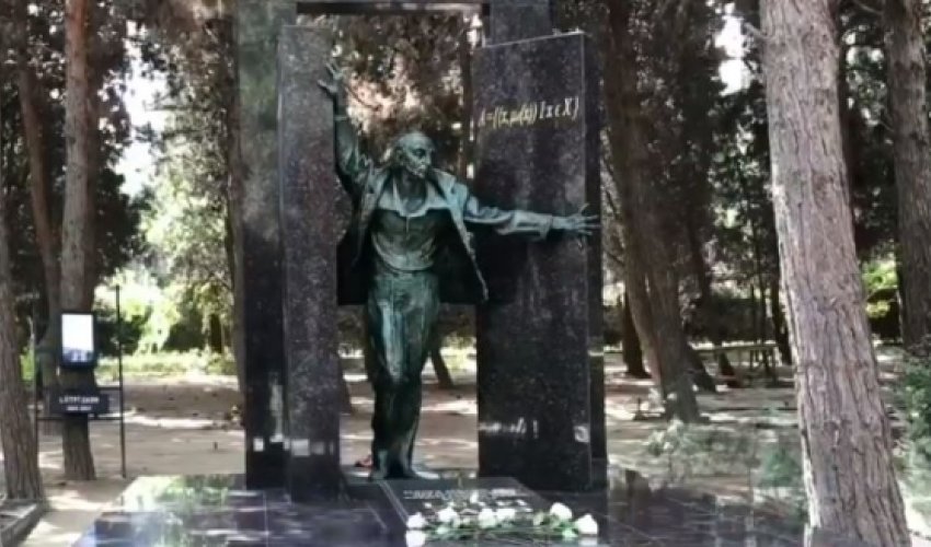 Lütfi Zadənin məzarının üstü götürülüb – VİDEO