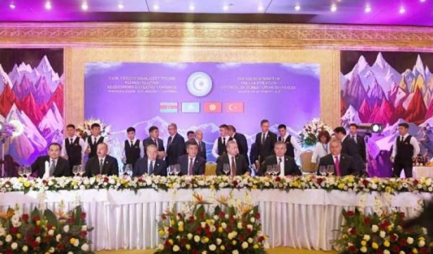 Prezidentlərin şərəfinə ziyafət verilib