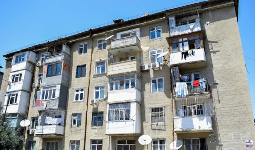 Bakıda ''Xruşşovka''ların alqı-satqısı dayandırıldı Bakıda ''Xruşşovka''ların alqı-satqısı dayandırıldı