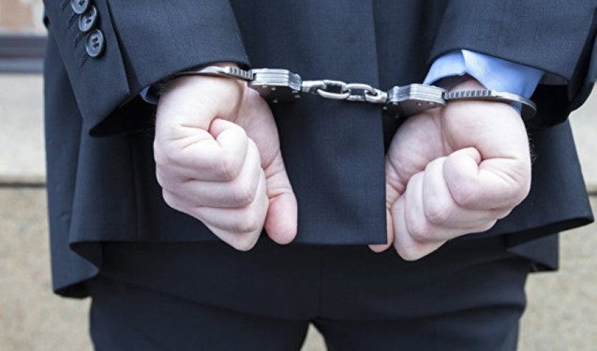 Azərbaycanda vəzifəli şəxslər həbs edildi