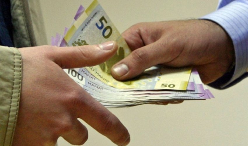 Azərbaycanda yüksək vəzifəli məmur rüşvət alarkən tutuldu 