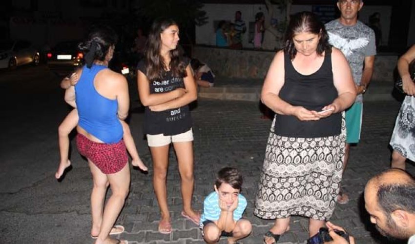 Türkiyədə şiddətli zəlzələ: 5,3 bal