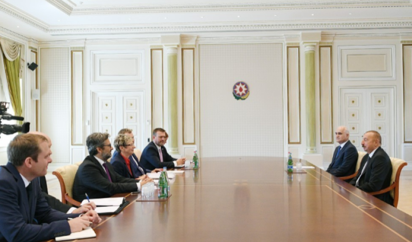 Dövlət başçısı çexiyalı naziri qəbul etdi