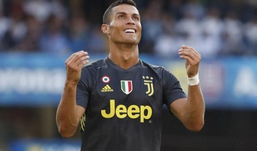 Ronaldu jurnalisti yamsıladı – VİDEO