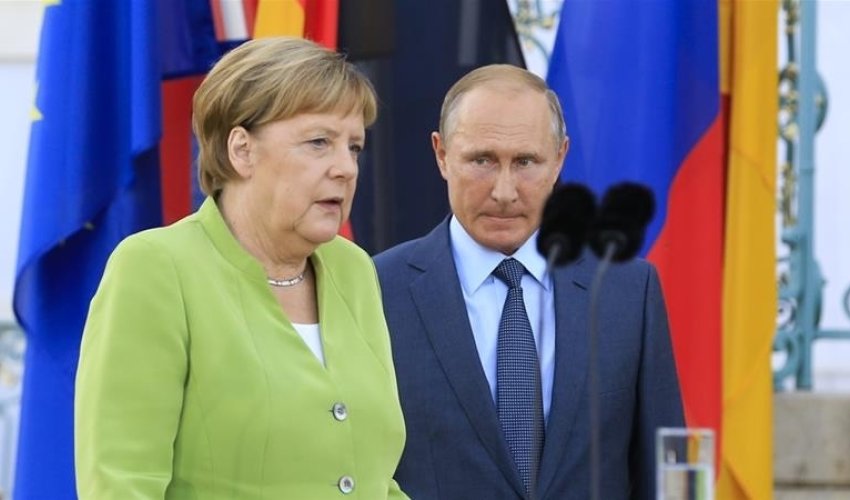 Putin Merkellə Suriyanı müzakirə edib