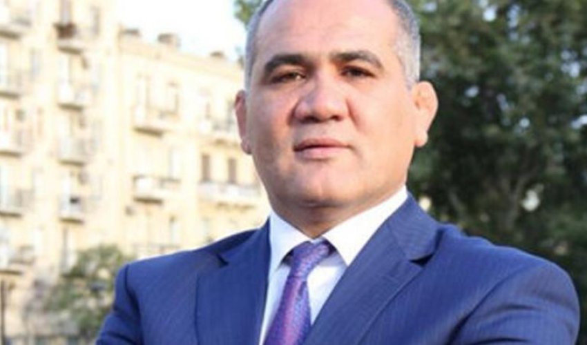 Millimizin baş məşqçisinə rüşvət ittihamı - BƏYANAT