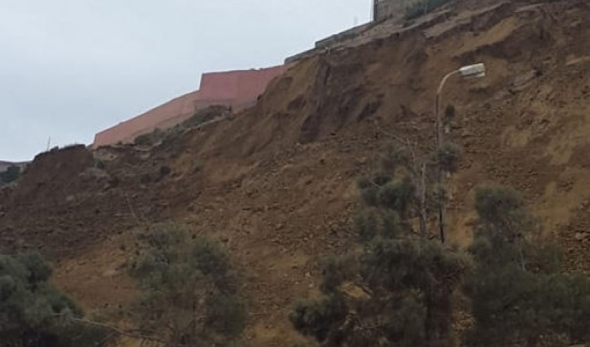 Оползень на Баилово дошел до дороги Оползень на Баилово дошел до дороги