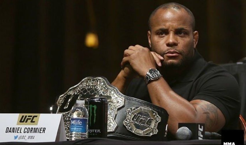 MMA çempionu: Floyd Həbibi döyəcək