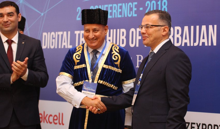 Bakcell Rəqəmsal Ticarət Qovşağının beynəlxalq konfransında dünyada ilk dəfə olaraq mobil rezidentlik təqdim edib