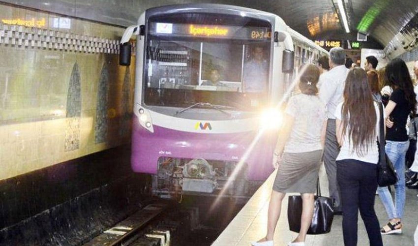 Bakı metrosunda problem yarandı Bakı metrosunda problem yarandı
