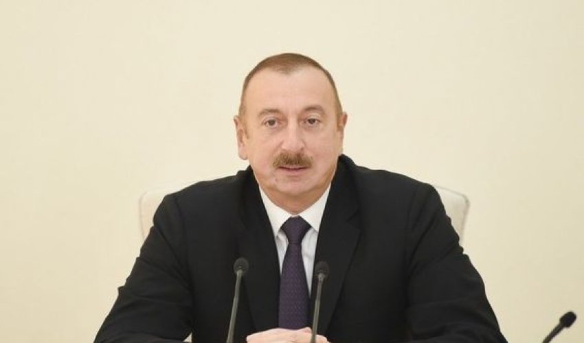 İlham Əliyev: Bizim dilimizə lüzumsuz xarici kəlmələr lazım deyil