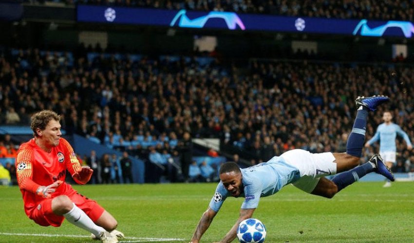 Çempionlar Liqasında hakimdən kobud səhv - VİDEO