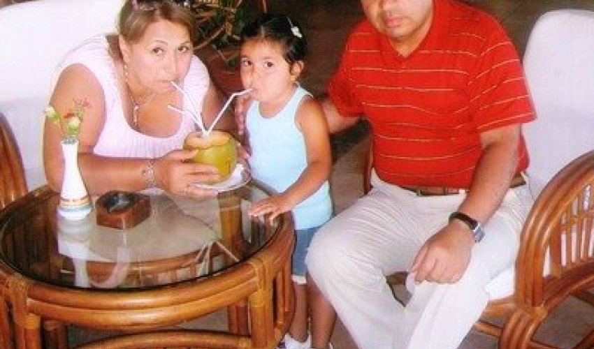 İşdən çıxarılan Abel Məhərrəmovun ailə fotoları