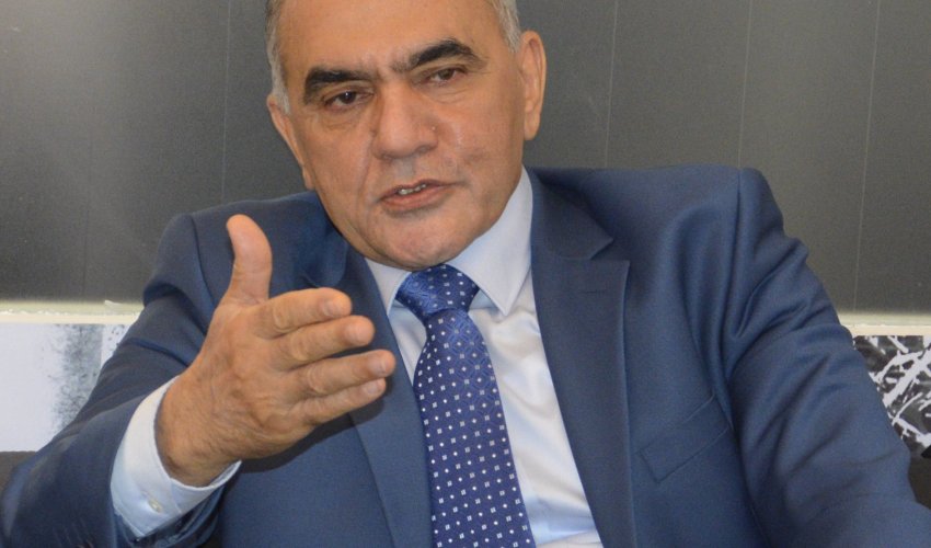 Sabiq nazir Yavər Camalovun məzarından görüntülər - VİDEO Sabiq nazir Yavər Camalovun məzarından görüntülər - VİDEO
