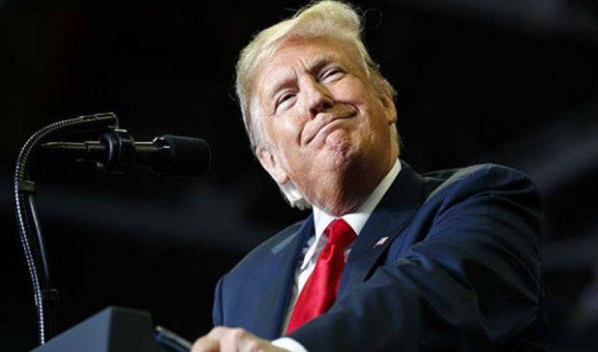 Donald Tramp: “Cavanlığımda Elvis Presliyə bənzəyirdim”