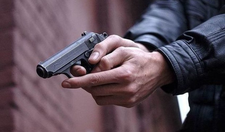 Bakıda şokolad şirkətinin əməkdaşına silahlı hücum edildi
