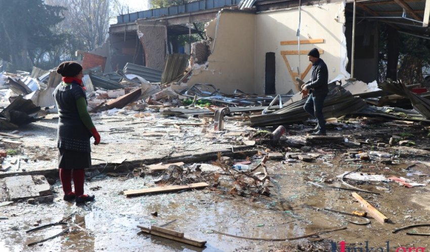 Bakıda məşhur parkdakı obyektlər sökülür - Yeni mer əmr verdi Bakıda məşhur parkdakı obyektlər sökülür - Yeni mer əmr verdi