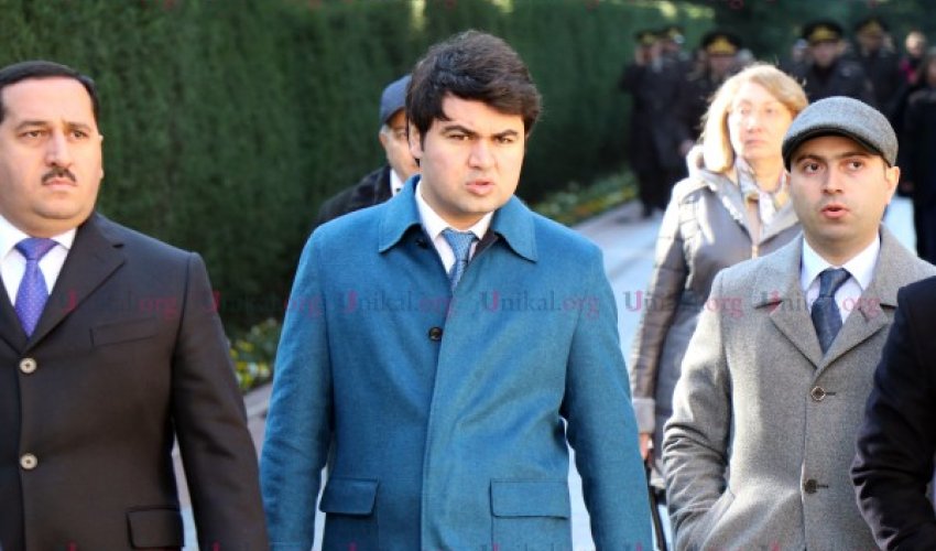 Elmar Vəliyevin oğlu Fəxri Xiyabanda - FOTOLAR Elmar Vəliyevin oğlu Fəxri Xiyabanda - FOTOLAR