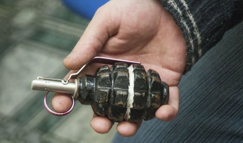 Azərbaycanda müəllim qumbara ilə özünü partlatdı