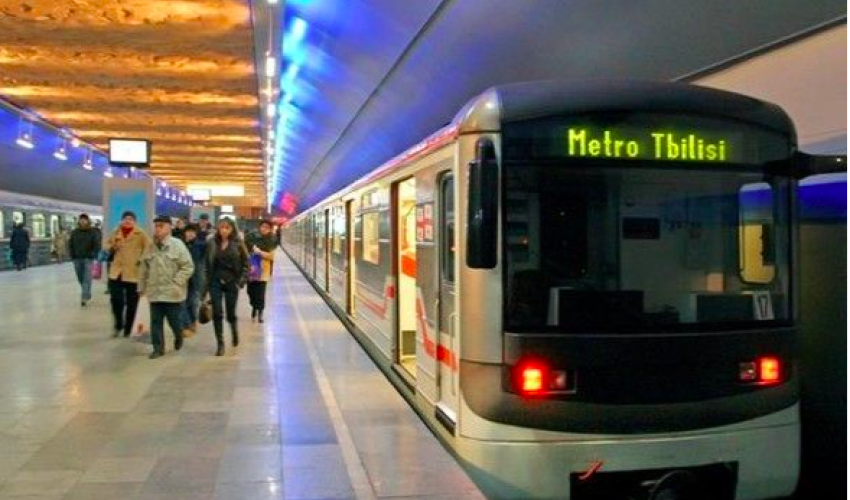 В новогоднюю ночь общественный транспорт в Тбилиси будет бесплатным В новогоднюю ночь общественный транспорт в Тбилиси будет бесплатным