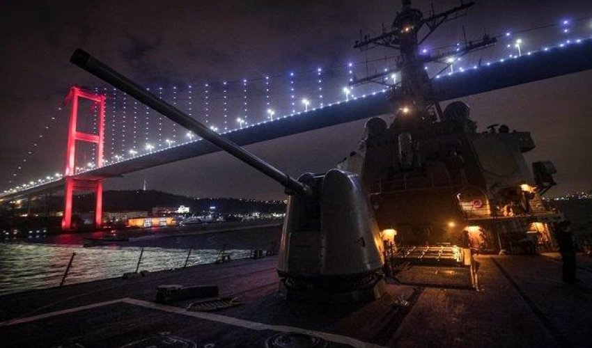 İstanbul Boğazı vahimə içində: ABŞ-ın savaş gəmiləri və Rusiya... - FOTOLAR
