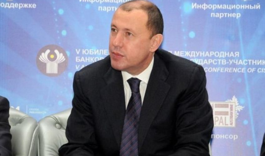 Cahangir Hacıyev şüşə qəfəsdən çıxarılsın - MƏHKƏMƏ