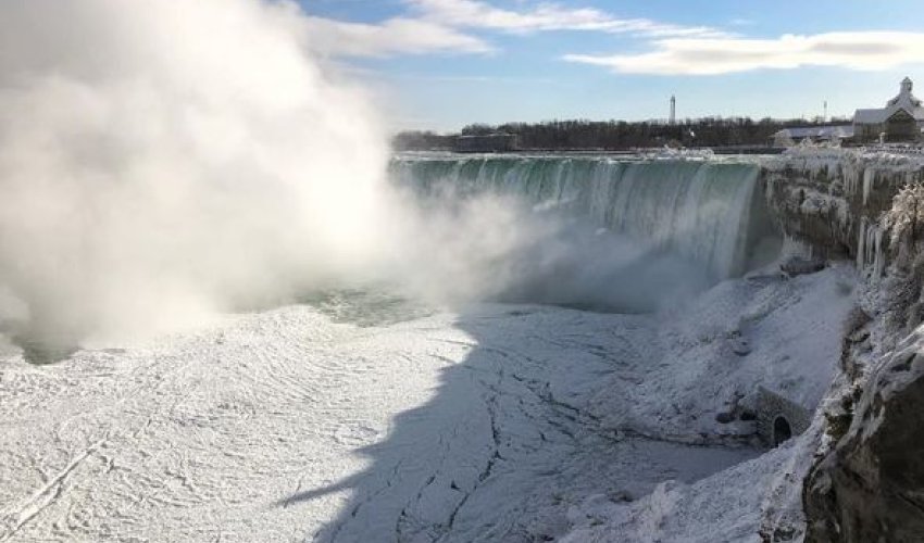 Ниагарский водопад замерз из-за сильных холодов - ФОТО/ВИДЕО