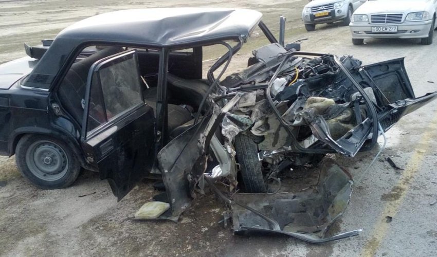 BP-yə məxsus “Land Cruiser” “07”-ni vurdu: 1 ölü, 2 yaralı (FOTOLAR)